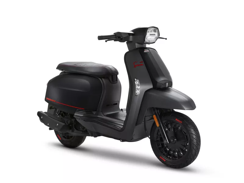 Lambretta V125 Special (Pirelli Edition)
