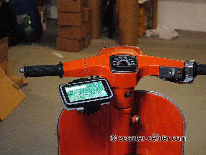 Tempat smartphone untuk skuter Vespa