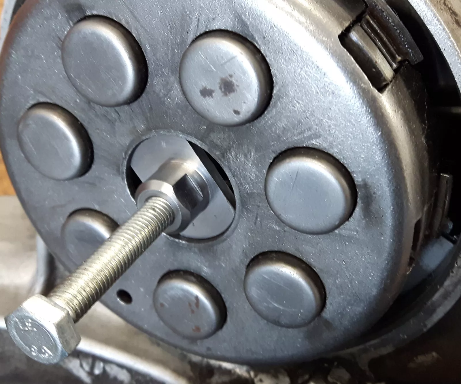 Kopplingsavdragare och kopplingskompressor BGM PRO Vespa Largeframe, Smallframe