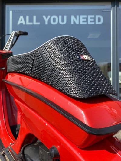 Wunderschöne bgm PRO Fastback Sitzbank für die Lambretta LUI
