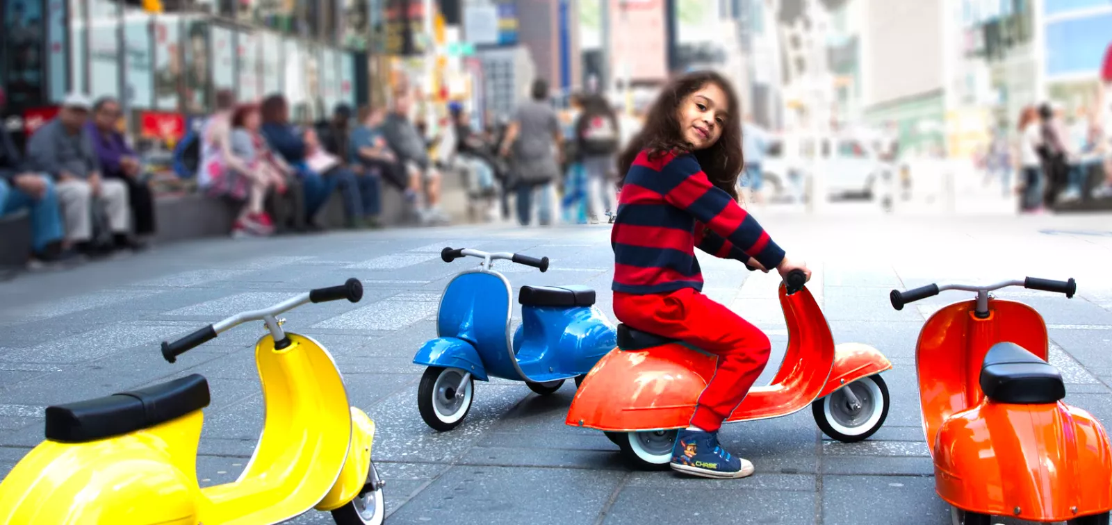 Nieuwe retro kinderscooter in Vespa stijl - Primo Ride On