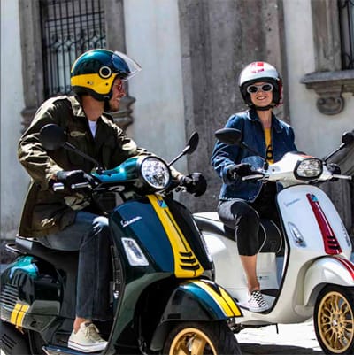 Neue Piaggio Vespa Helme